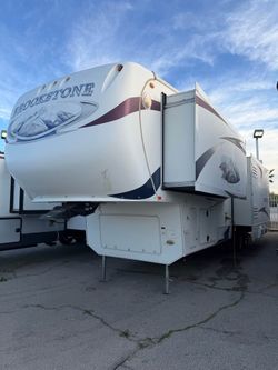 2011 COACHMEN BROOKSTONE