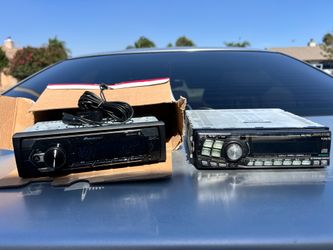 Alpine CDA 7892 and Pioneer MVH S322BT