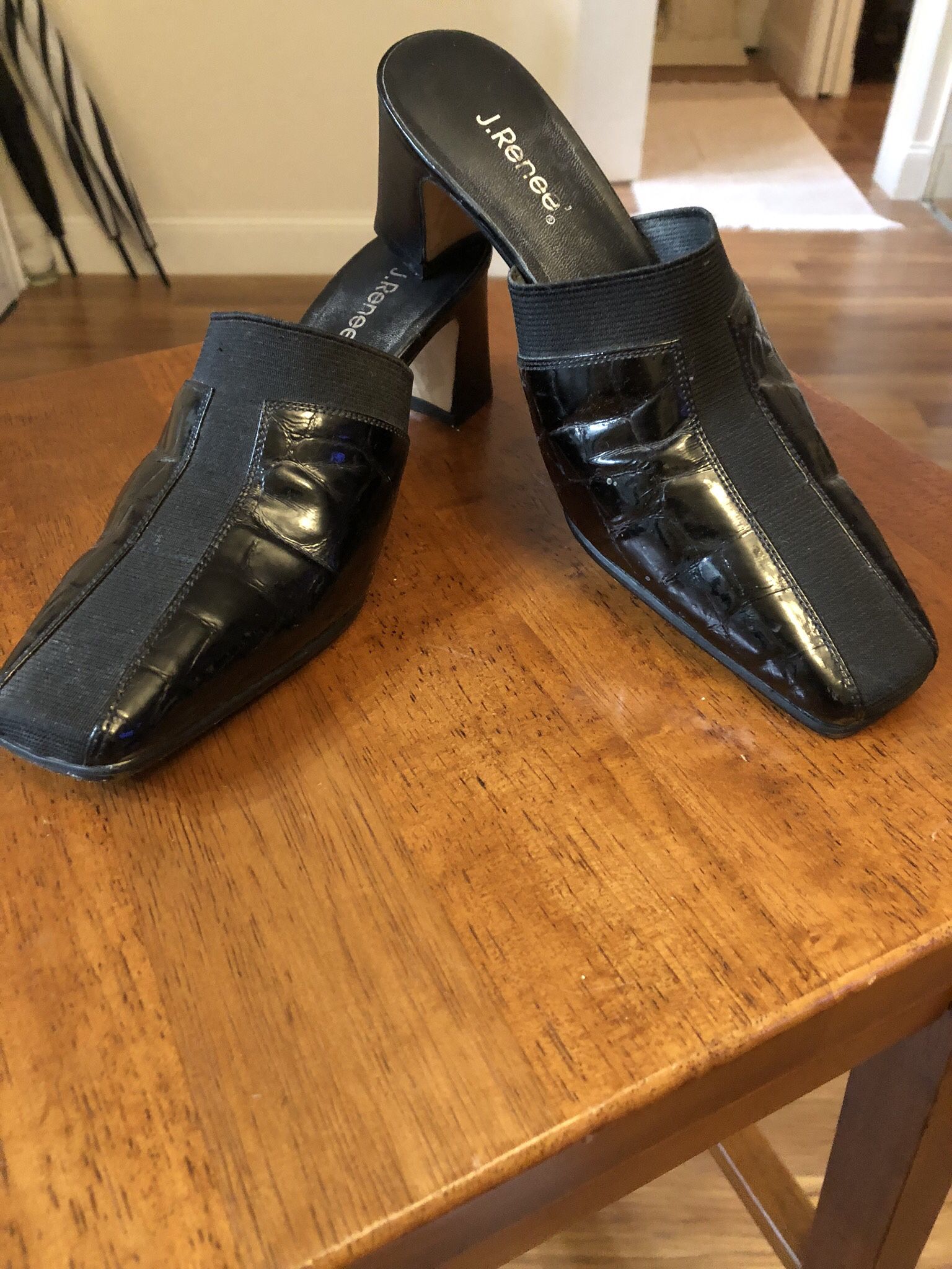   J  RENEE  SHOES…..SIZE  6  1/2 …By  $  6