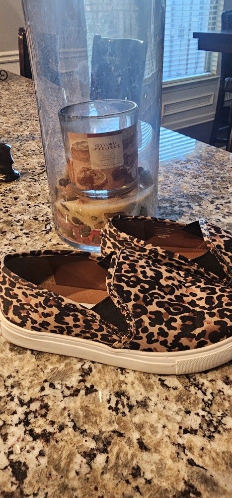 Steve Madden Women’s Leopard Shoes - Size 6