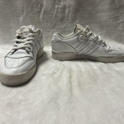 Mens Adidas white Rivalry Low sneakers tennis shoes size 8.5 