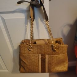 GUEESS Purse Nice 