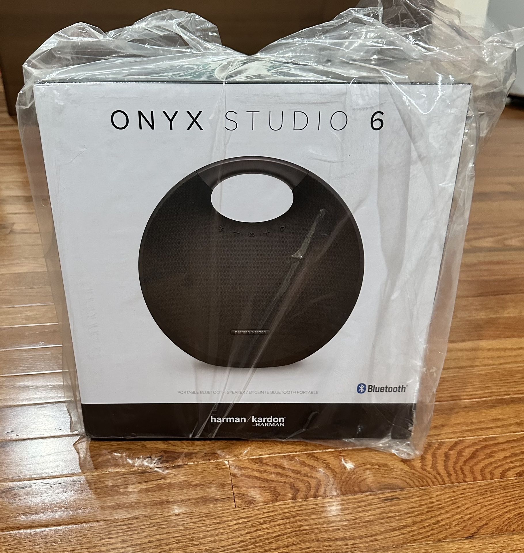 Onyx Studio 6  Portable Bluetooth speaker