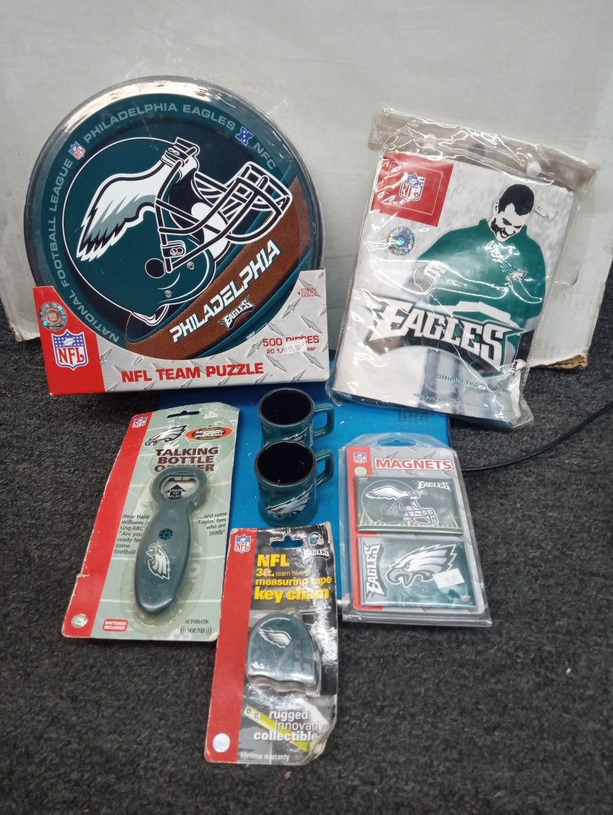 NFL Philadelphia eagles 500 piece puzzle eagles official team poncho eagles talking bottle opener double eagles magnets eagles measuring keychain tape