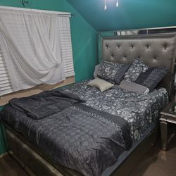 Queen Size Bedroom Set 