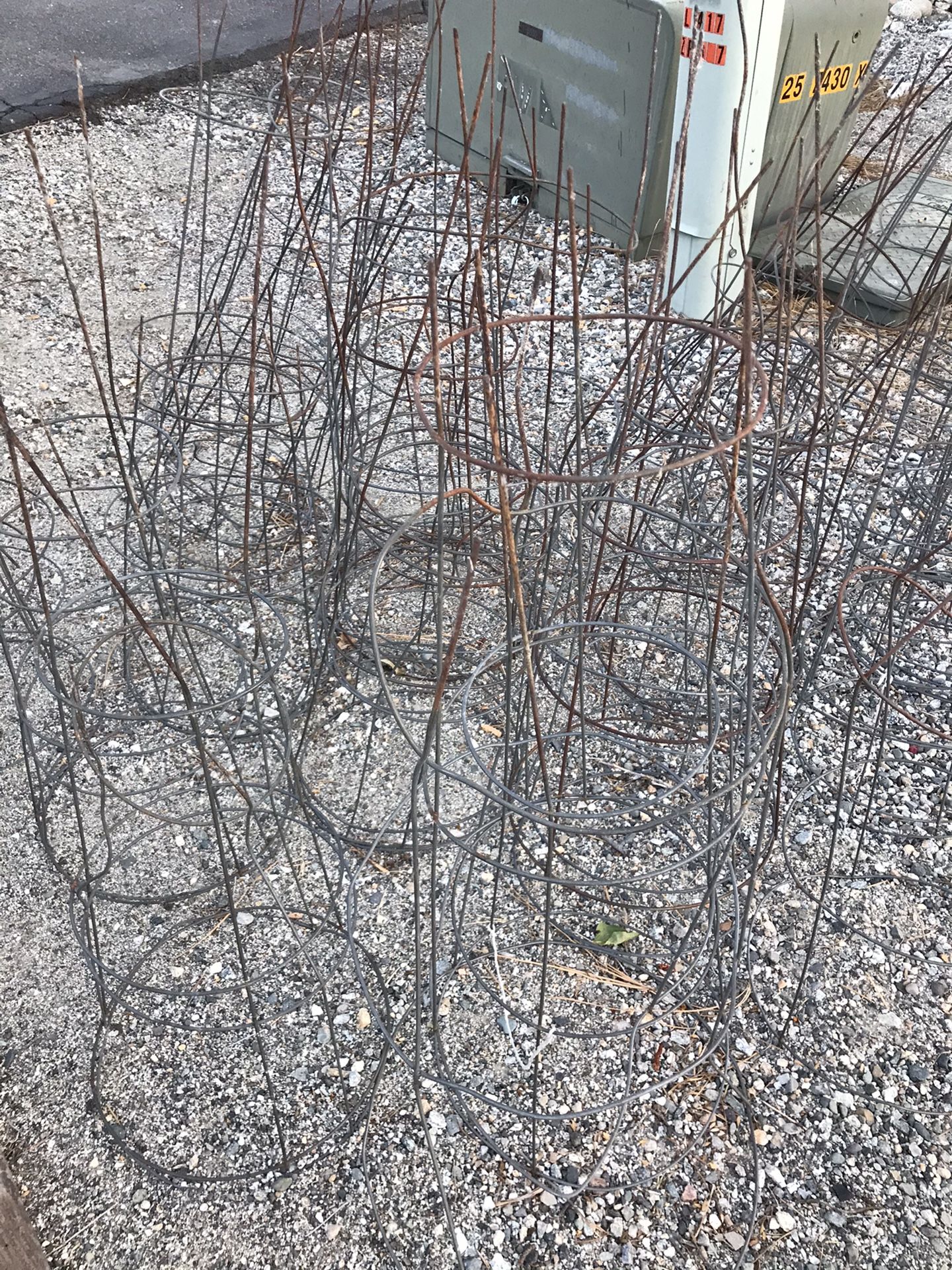 Free tomato cages.