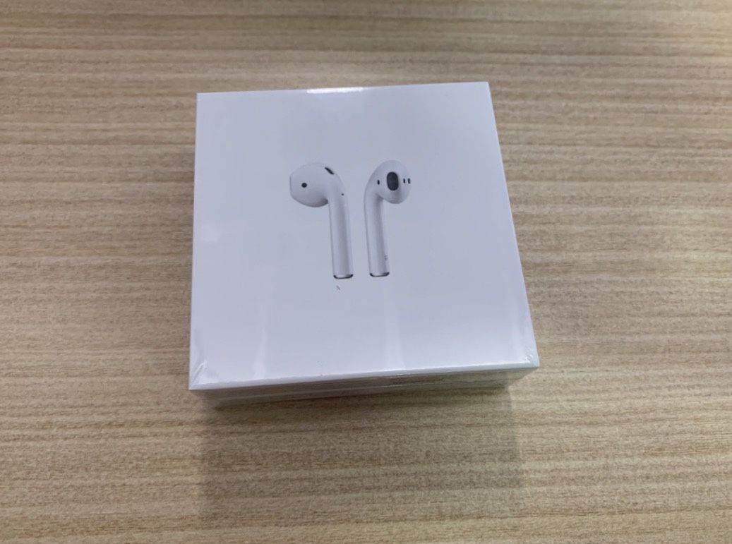 AirPod Gen 2s 