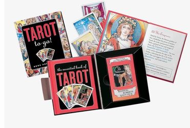 Tarot! To Go Mini Kit. In NEW Condition