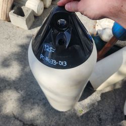 PO4033-013 Polyform F6 fender