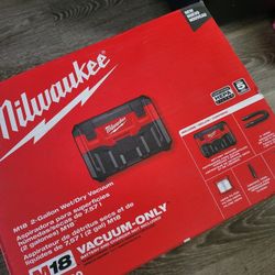 MILWAUKEE M18 VACUUM 