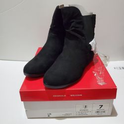 women boots size 7