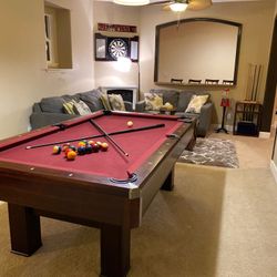 8-foot Brunswick pool table - Great Condition!!!