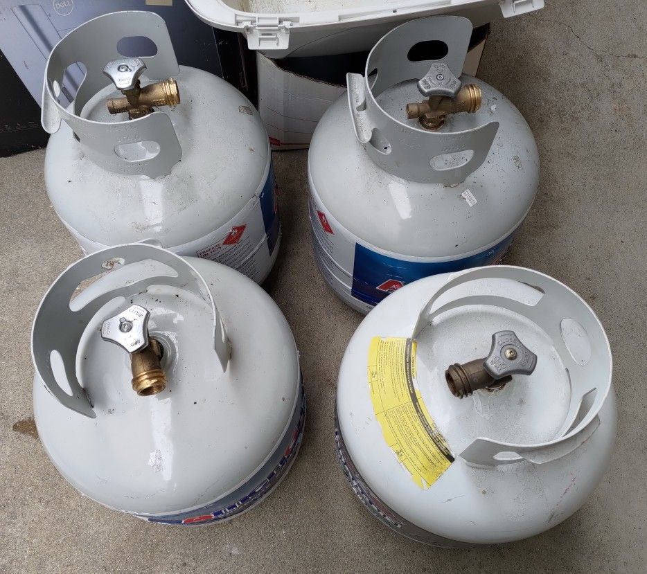 4 Empty Propane Tank for your gas grill - EMPTY