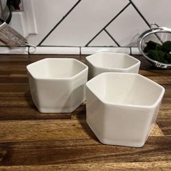 Cute lil matching plant starter pots