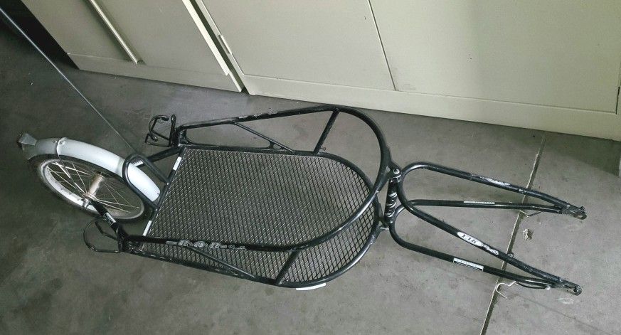 BOB Yak Cargo Bike Trailer
- Excellent condition
