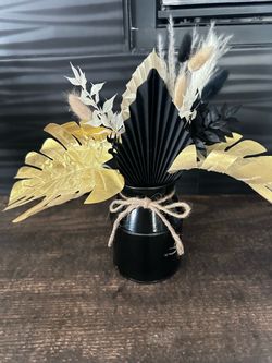 Black and Gold Center Pieces