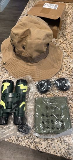 Explorer Set with Hat and Binoculars