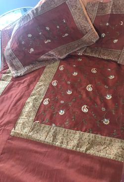 Bed spread with pillow case