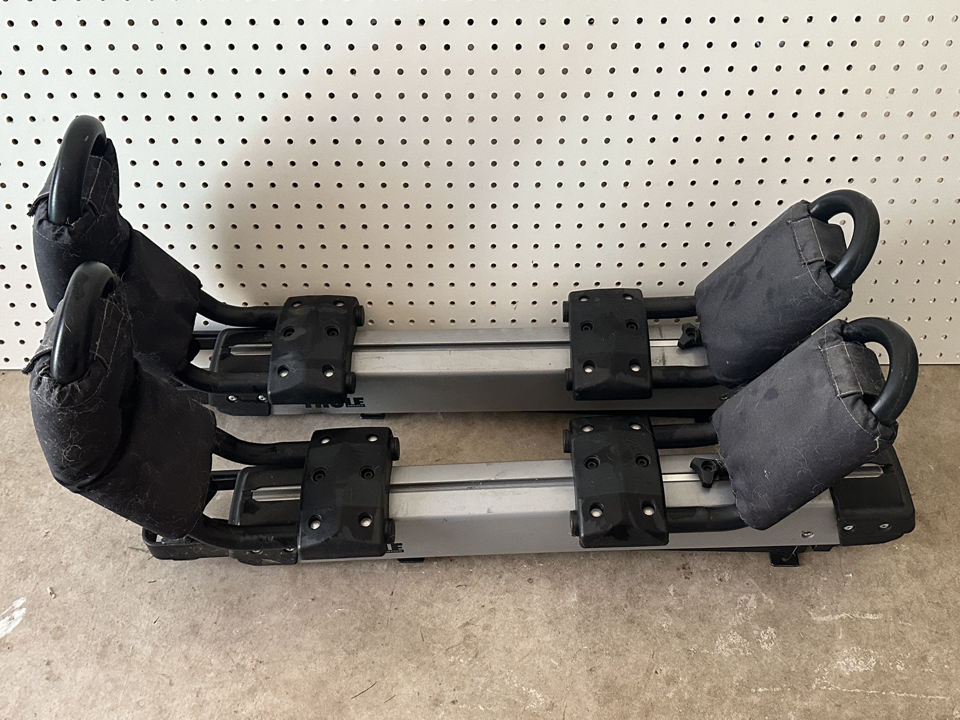 Thule Hullavator Kayak Lift Carrier Set with Key