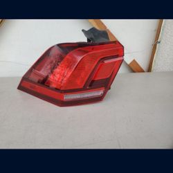 2018 - 2023 VOLKSWAGEN TIGUAN LEFT
TAILAMP TAIL LAMP LIGHT DRIVER SIDE
GENUINE USED OEM. Xx4