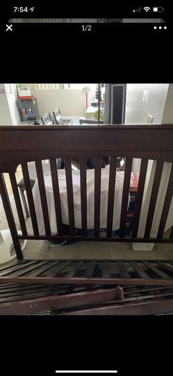 Baby crib $75