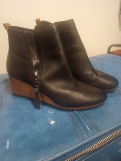 Dr. Scholls  Wedge  Laceup Leather Boots Woman's Sz. 10