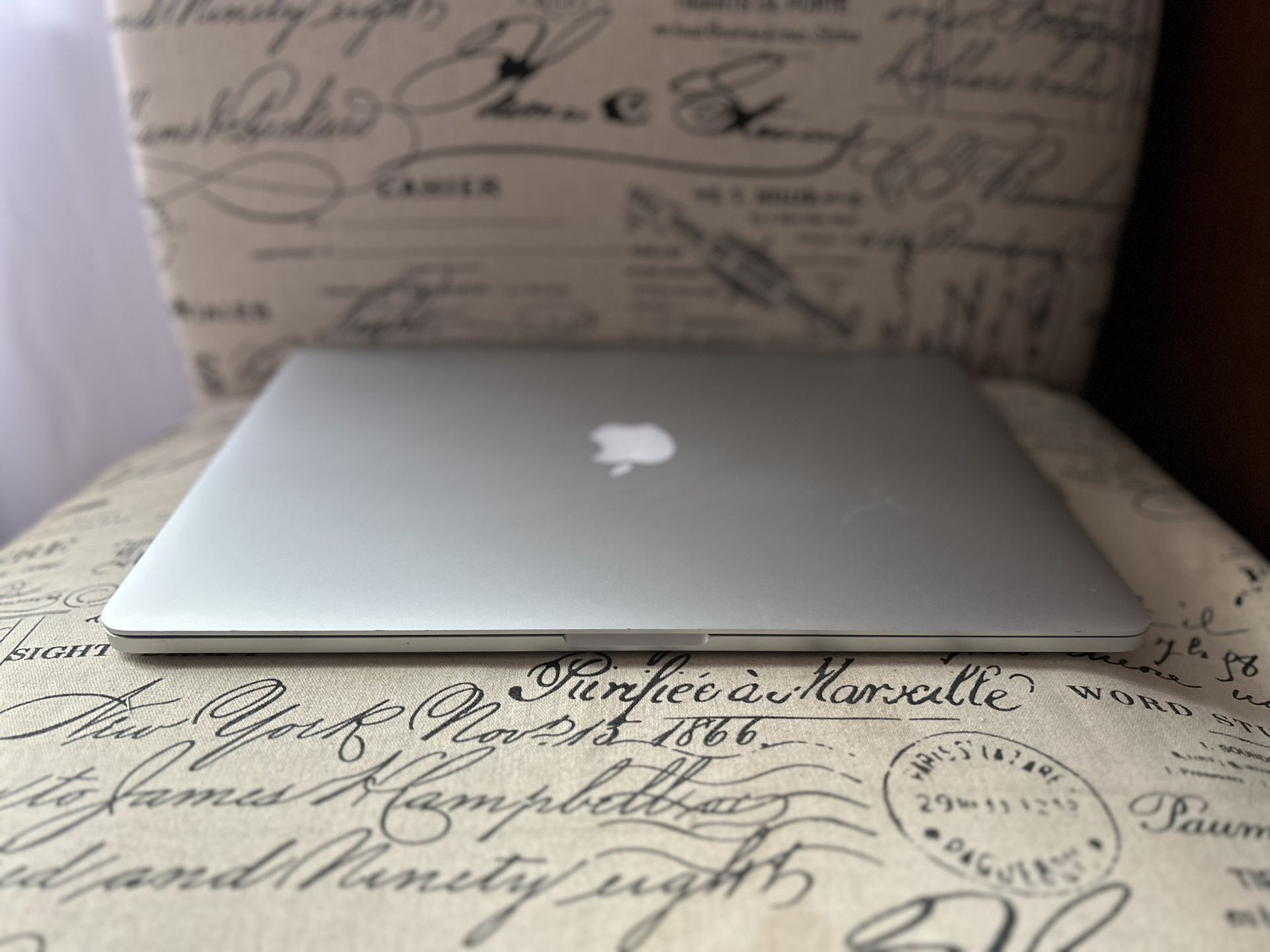 Apple MacBook Pro 15.4 Inches 