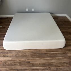 Tuft & Needle Queen Mattress
