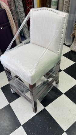 Only ONE Available 24 Camelot Nailhead Counter Stool Hardwood Cream Threshold Only ONE Available for Sale in Anaheim CA OfferUp