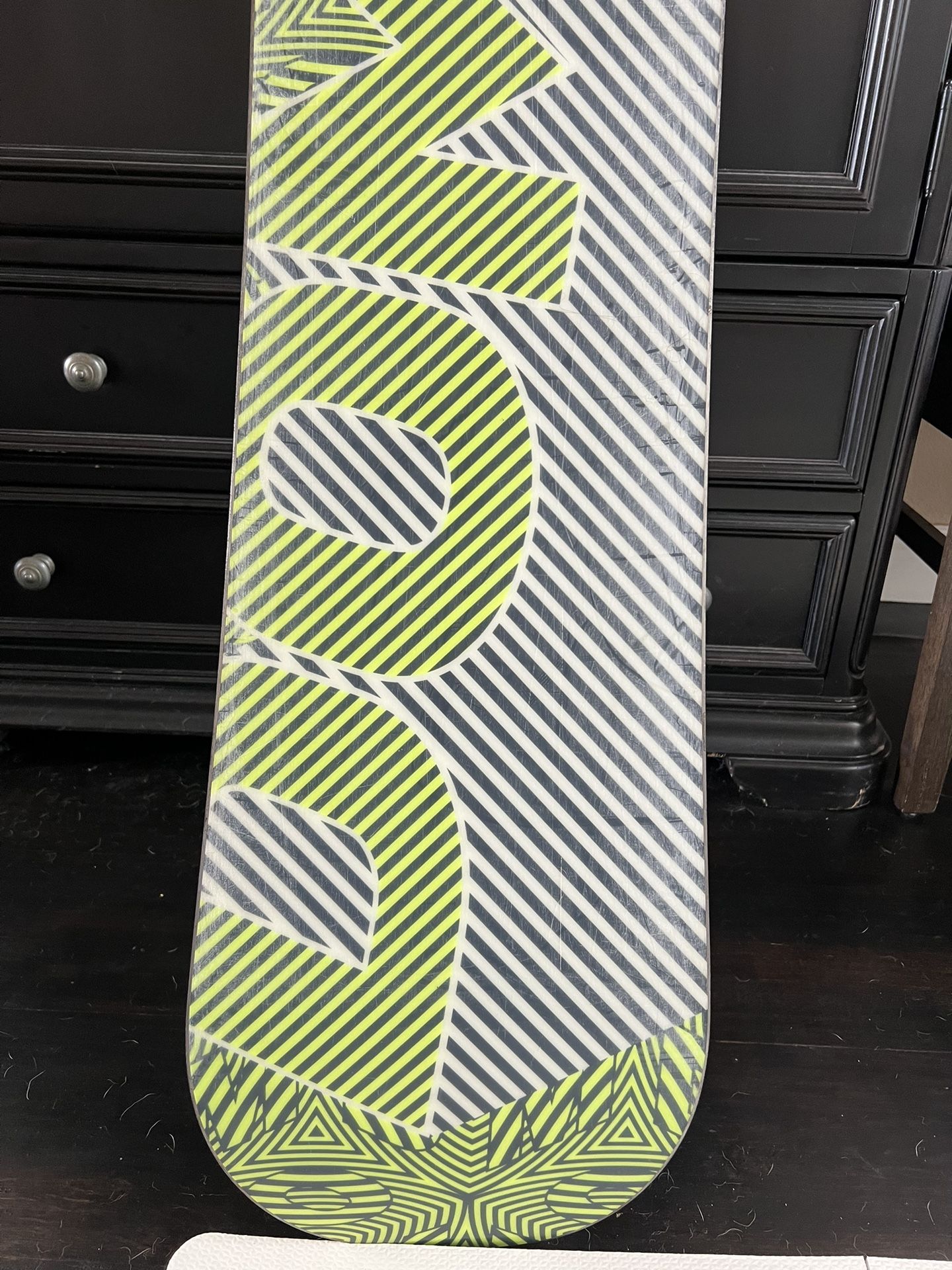 156 Burton Dominant Board Snowboard Green Neon Lime Yellow
