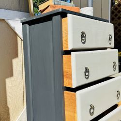 Refurbished 5 Drawer Dresser 