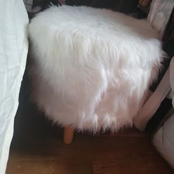 Round Fur Stool, White