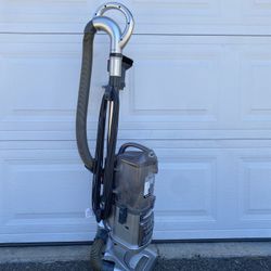 Free Shark Vacuum For Parts Or Repair 