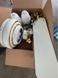 White 52" Ceiling Fan with Lights