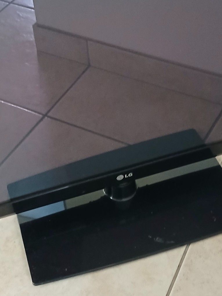 LG 50 INCH TV