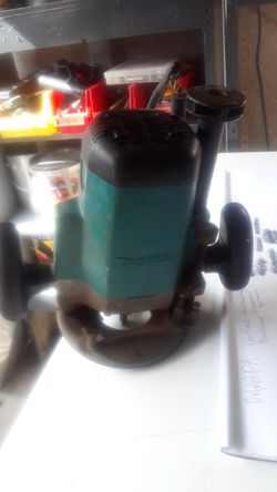 MAKITA ROUTER