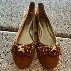 $5 Women’s 11. Isola Flats 