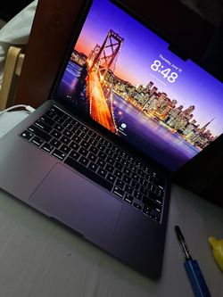 Apple Lap Top M3