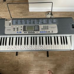 Casio Keyboard/ Electronic Piano