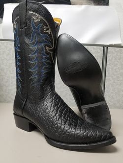 Bota vaquera grabada