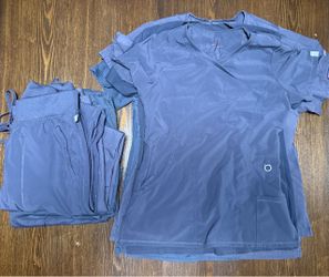 Scrub Tops/ bottoms