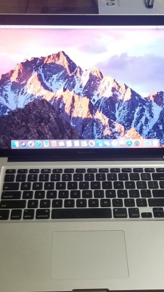 Macbook Pro 15-inch 2010 (For Repair, It restarts by itself sometimes)