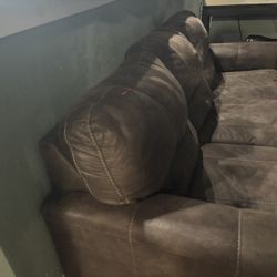 FOLDABLE COUCH 