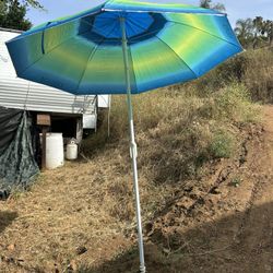 7’ Body Glove Beach Umbrella In Great Condition!
