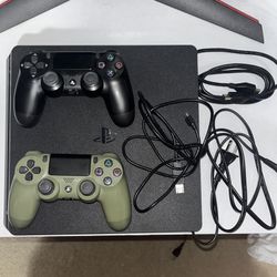 1 TB Ps4 Slim Two Controllers