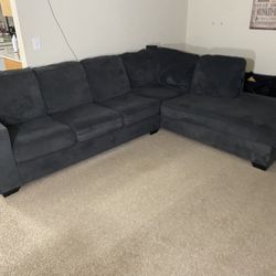Sectional Sofa With Right-Hand Chaise