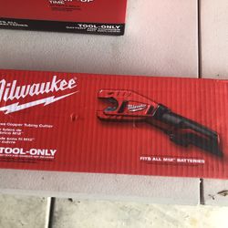 Brand New Milwaukee M12 12V Lithium-Ion Cordless Copper Tubing Cutter (Tool-Only)