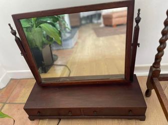 Antique mahogany tilting dressing mirror with 2 drawers