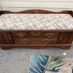 Vintage Lane Sweetheart Cedar Chest
