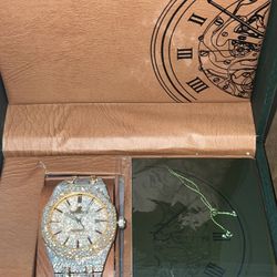 Iced Out AP White/Gold